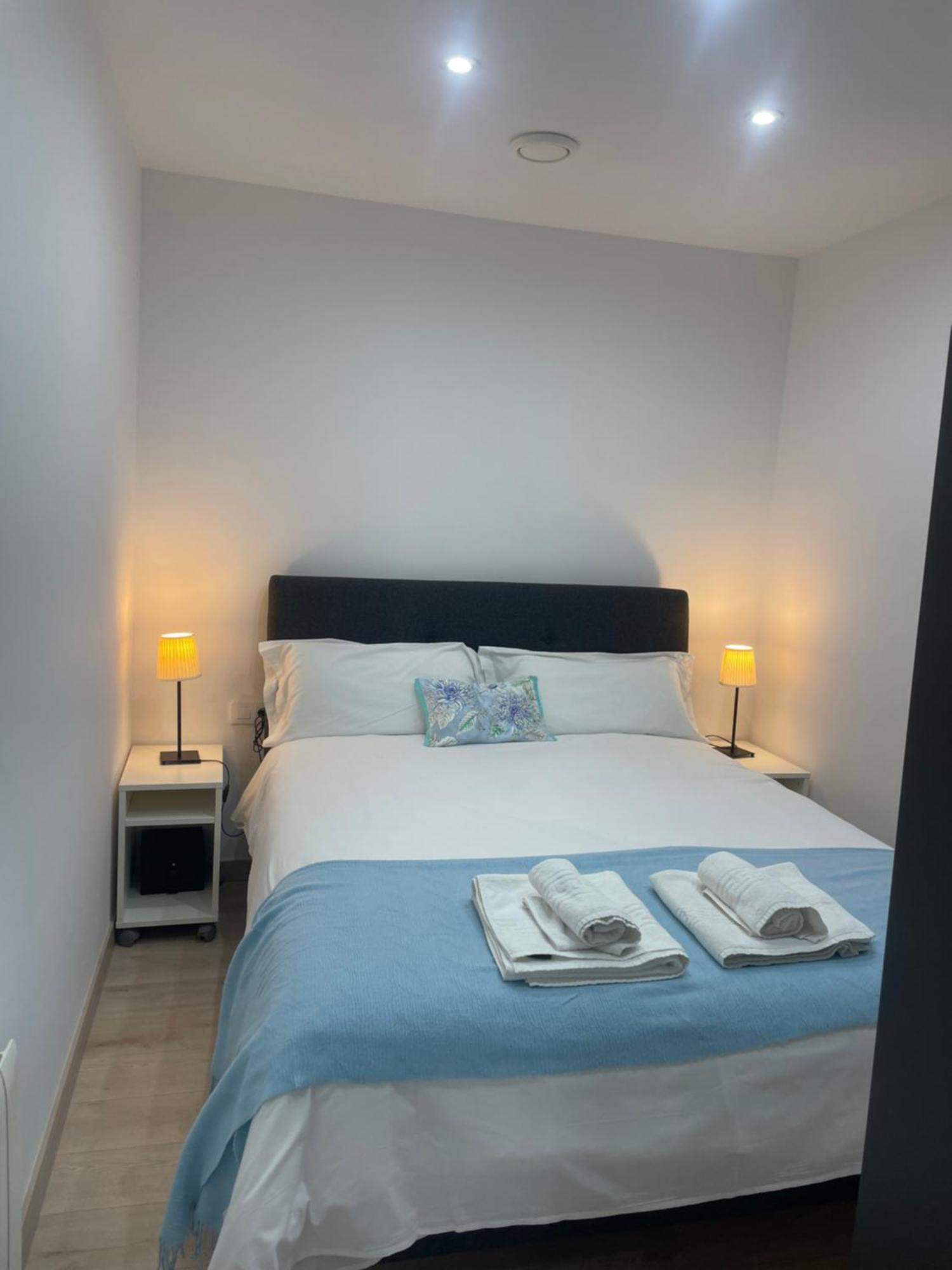 Apartamentos Barcelona - Iberia Bagian luar foto